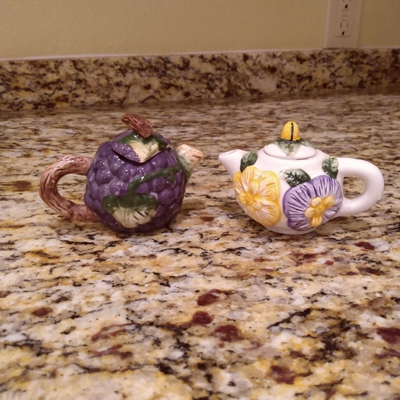 Miniature Collectible Ceramic Teapots - Picture 1 of 5